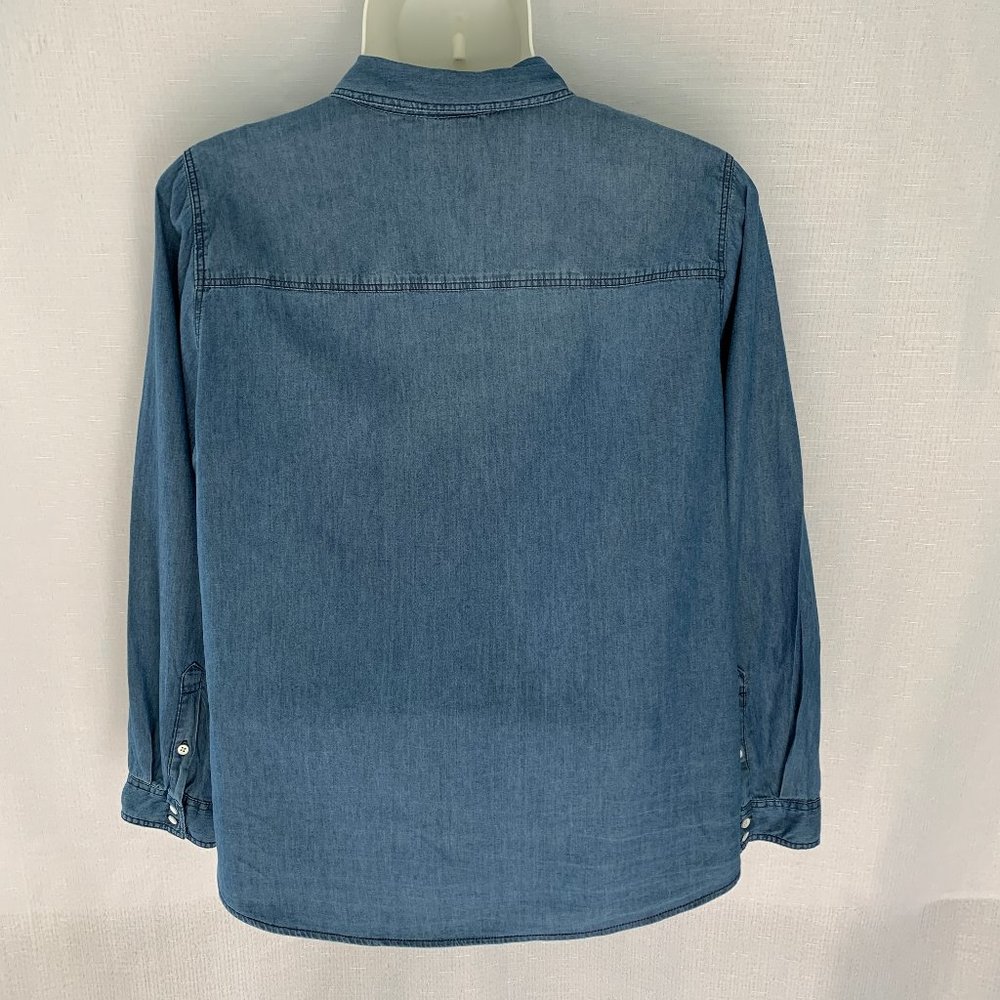 TORRID Medium Wash Button Front Long Sleeve Denim Shirt - Picture 2 of 5